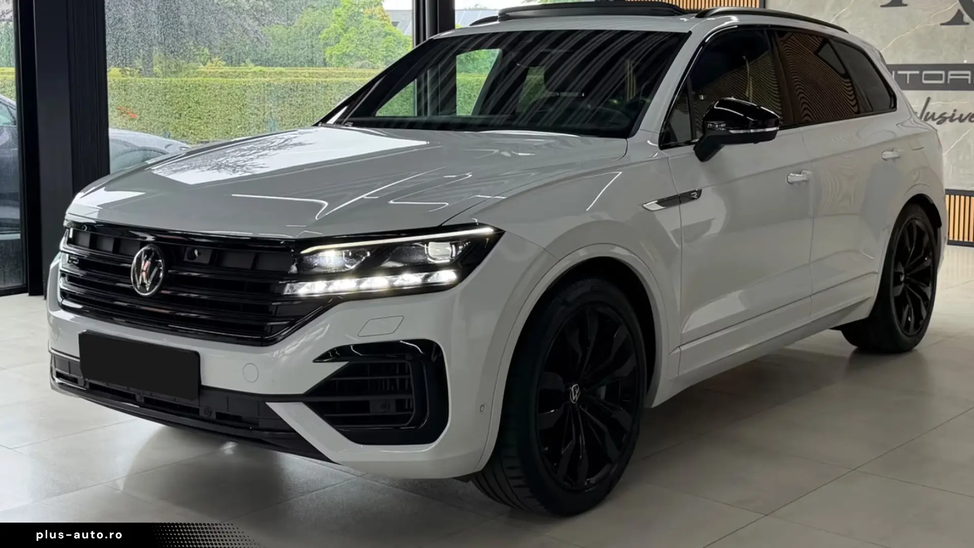 Volkswagen Touareg R 3.0 eHybrid 4M   Finanțare Leasing