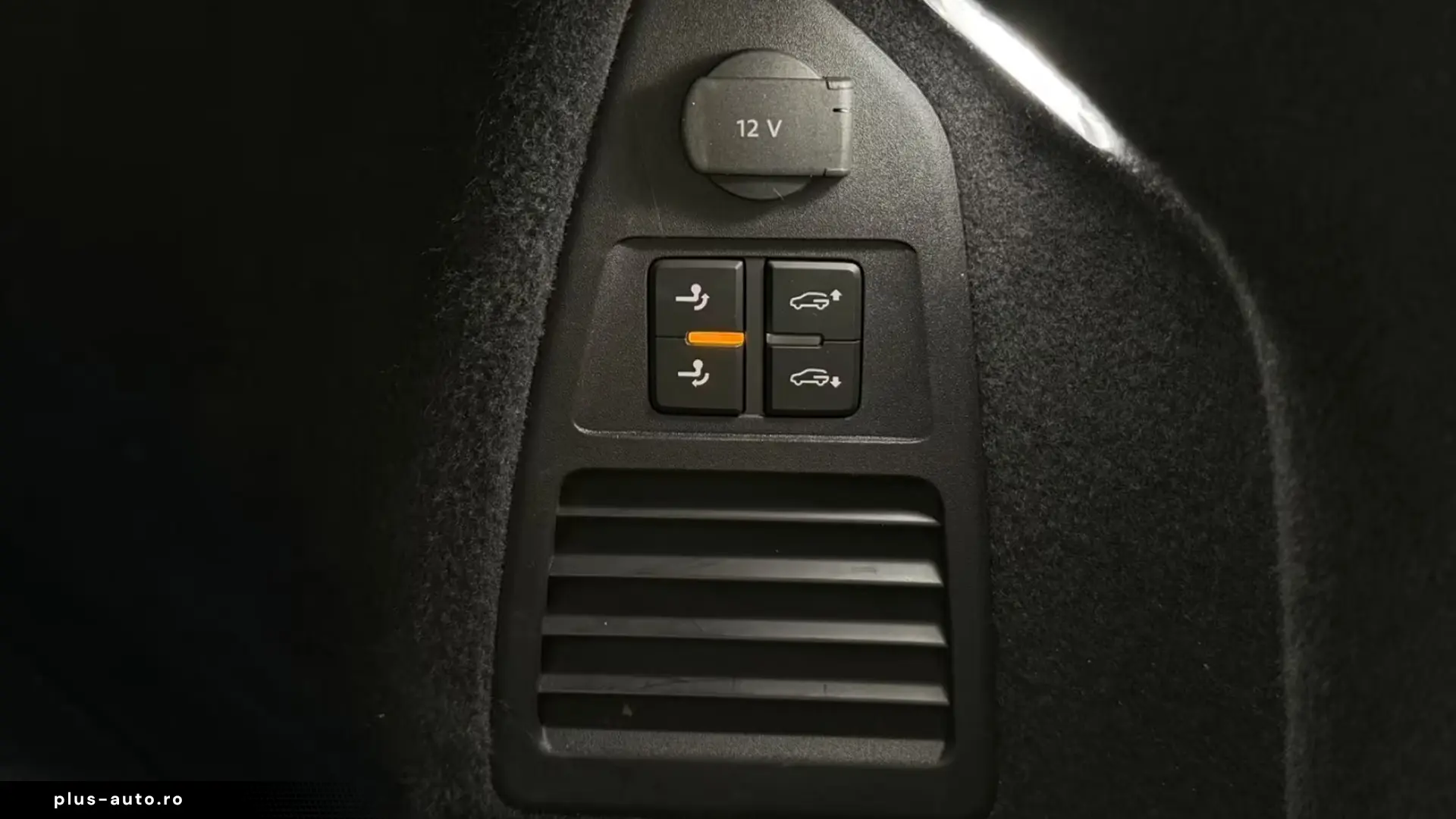 Volkswagen Touareg R 3.0 eHybrid 4M   Finanțare Leasing