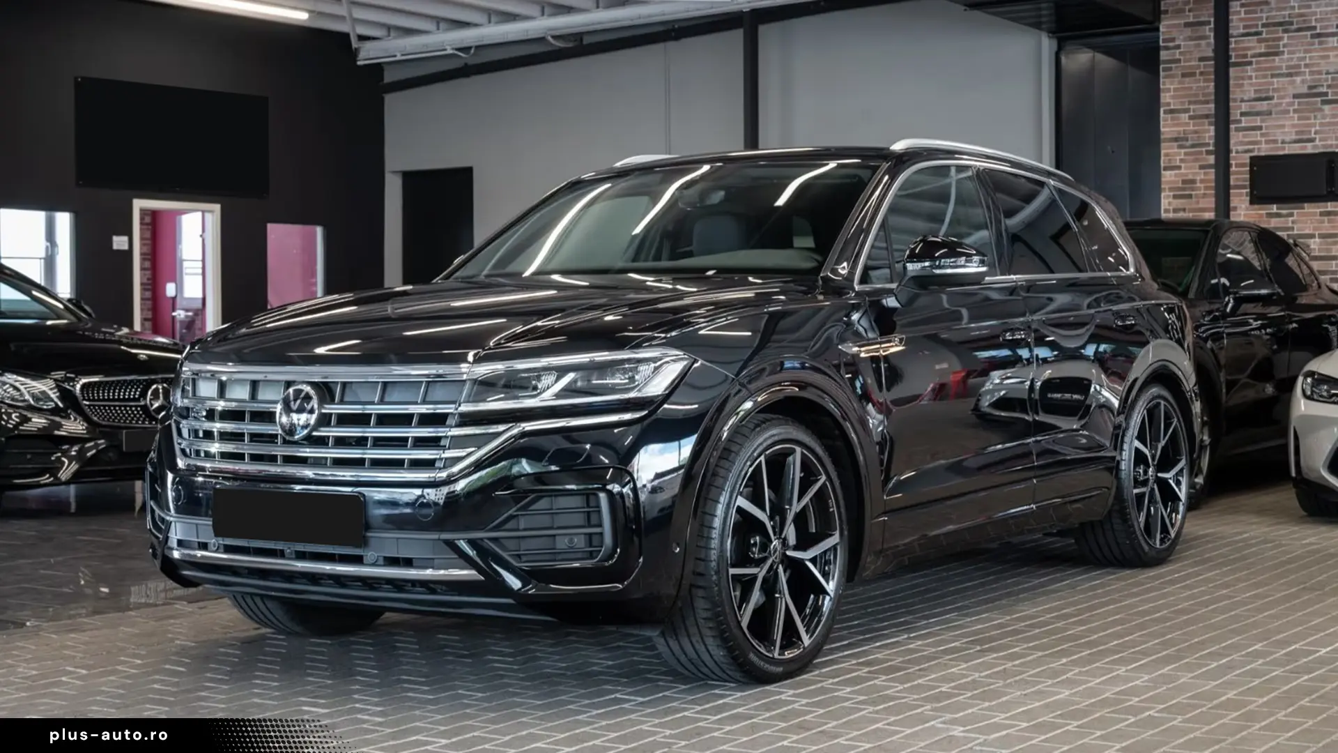 Volkswagen Touareg 3.0 TDI 4M R-LINE   Finanțare Leasing