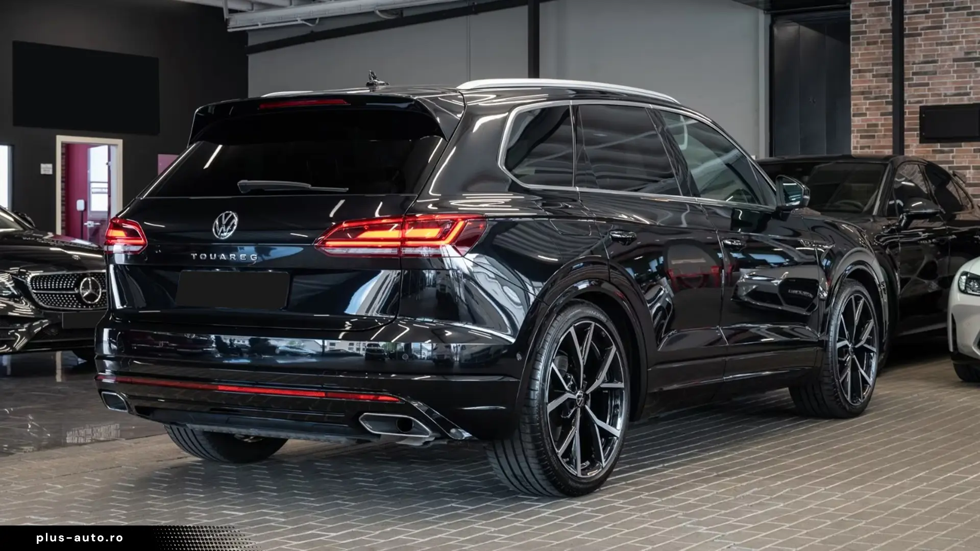 Volkswagen Touareg 3.0 TDI 4M R-LINE   Finanțare Leasing