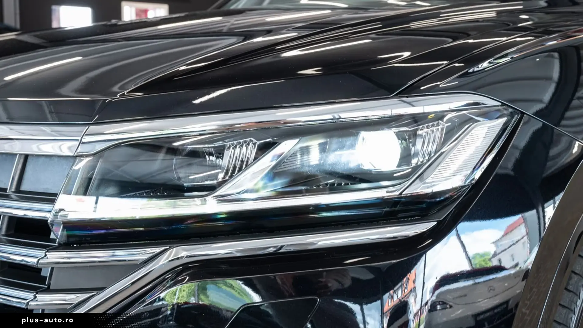 Volkswagen Touareg 3.0 TDI 4M R-LINE   Finanțare Leasing