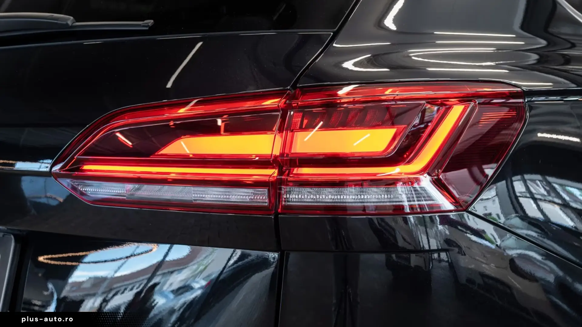 Volkswagen Touareg 3.0 TDI 4M R-LINE   Finanțare Leasing