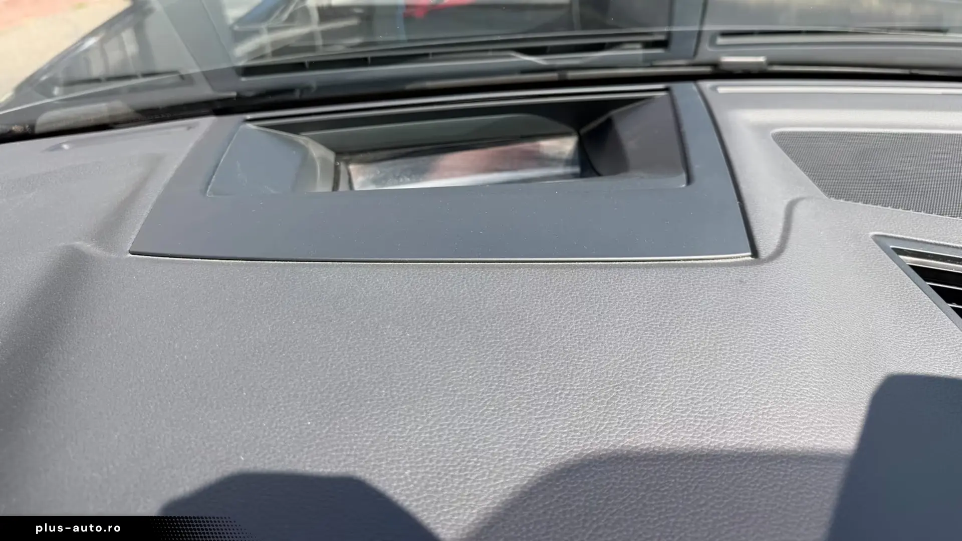 Volkswagen Touareg 3.0 TDI 4M R-Line   Finanțare Leasing
