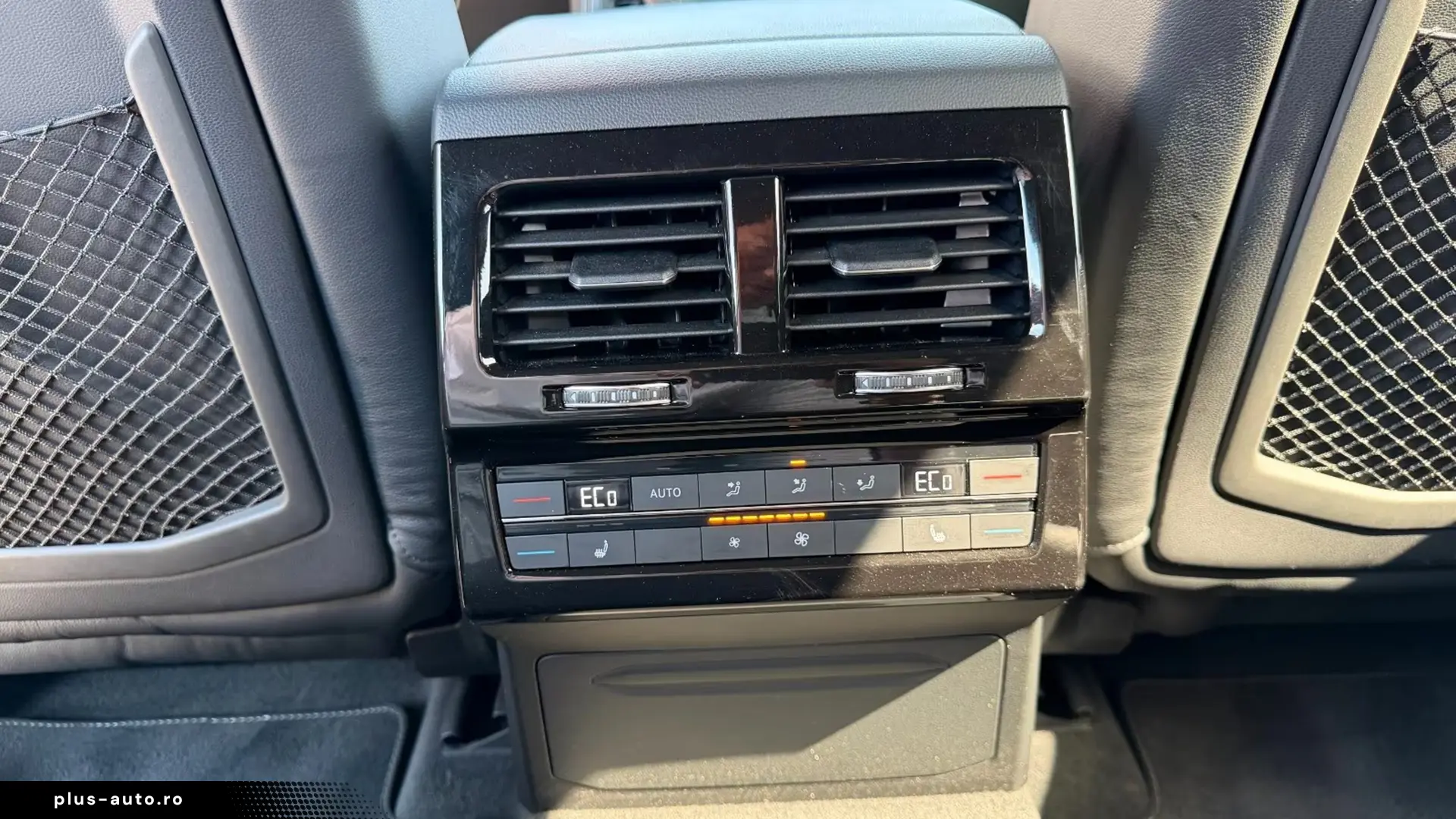 Volkswagen Touareg 3.0 TDI 4M R-Line   Finanțare Leasing