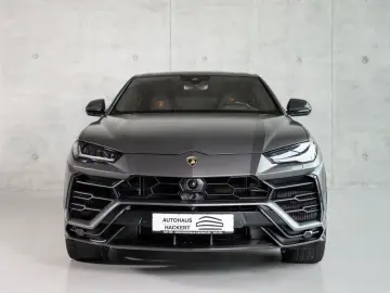 LAMBORGHINI Urus V8 Panorama Full Carbon Akrapovic