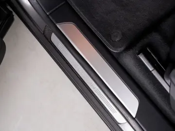LAMBORGHINI Urus V8 Panorama Full Carbon Akrapovic