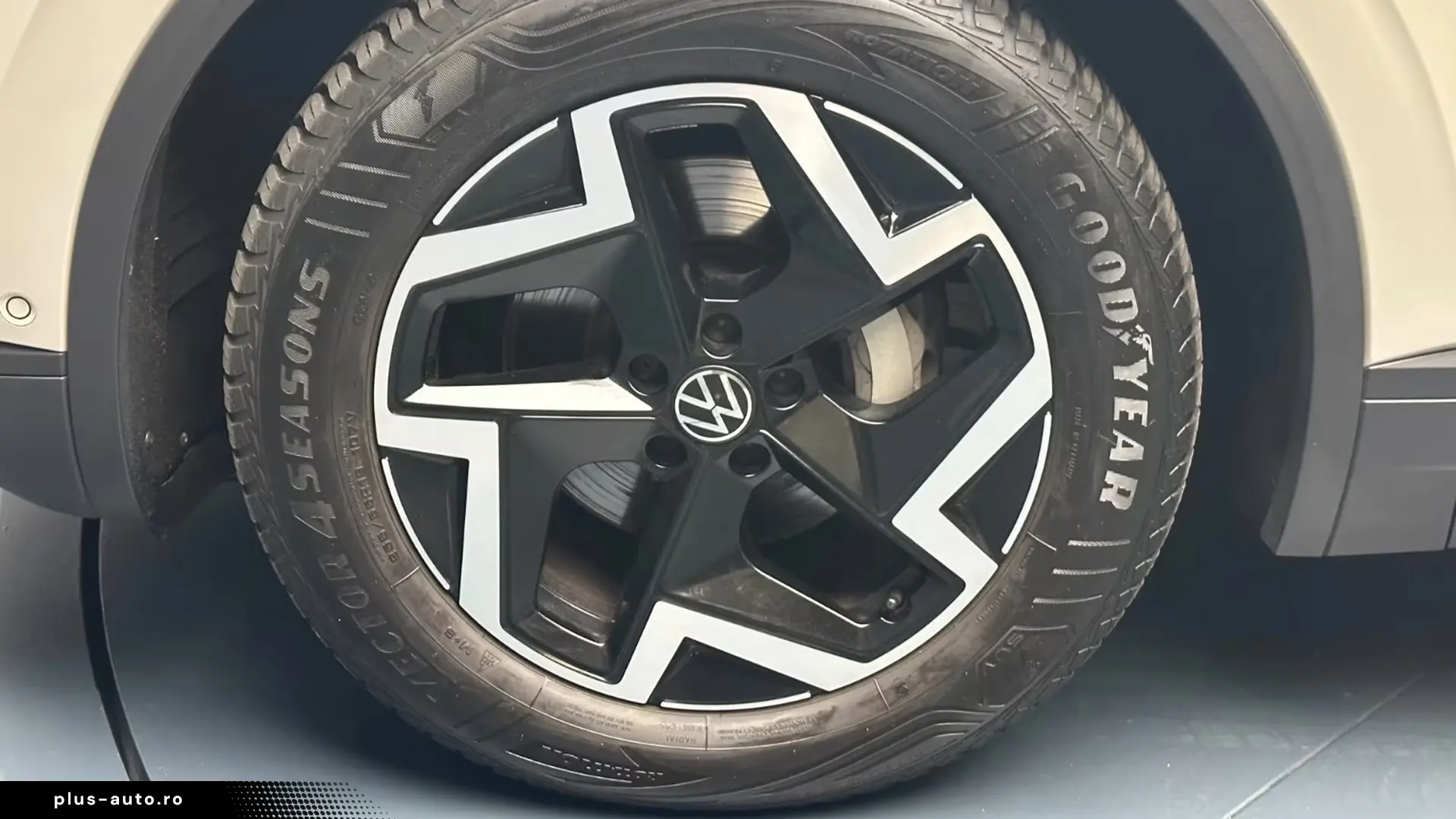 Volkswagen Touareg 3.0 V6 TDI 4Motion   Finanțare Leasing