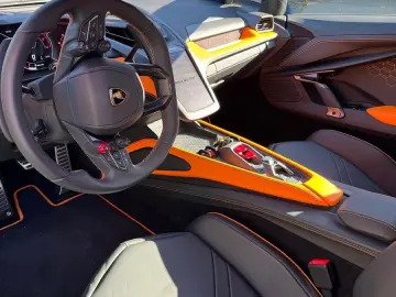 LAMBORGHINI Revuelto 6.5 V12 HPEV -
