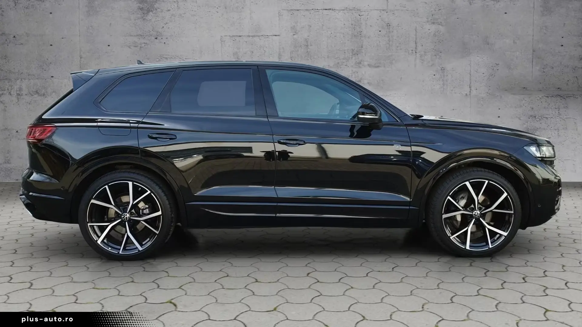 Volkswagen Touareg 3.0 TDI 4M R-LINE   Finanțare Leasing