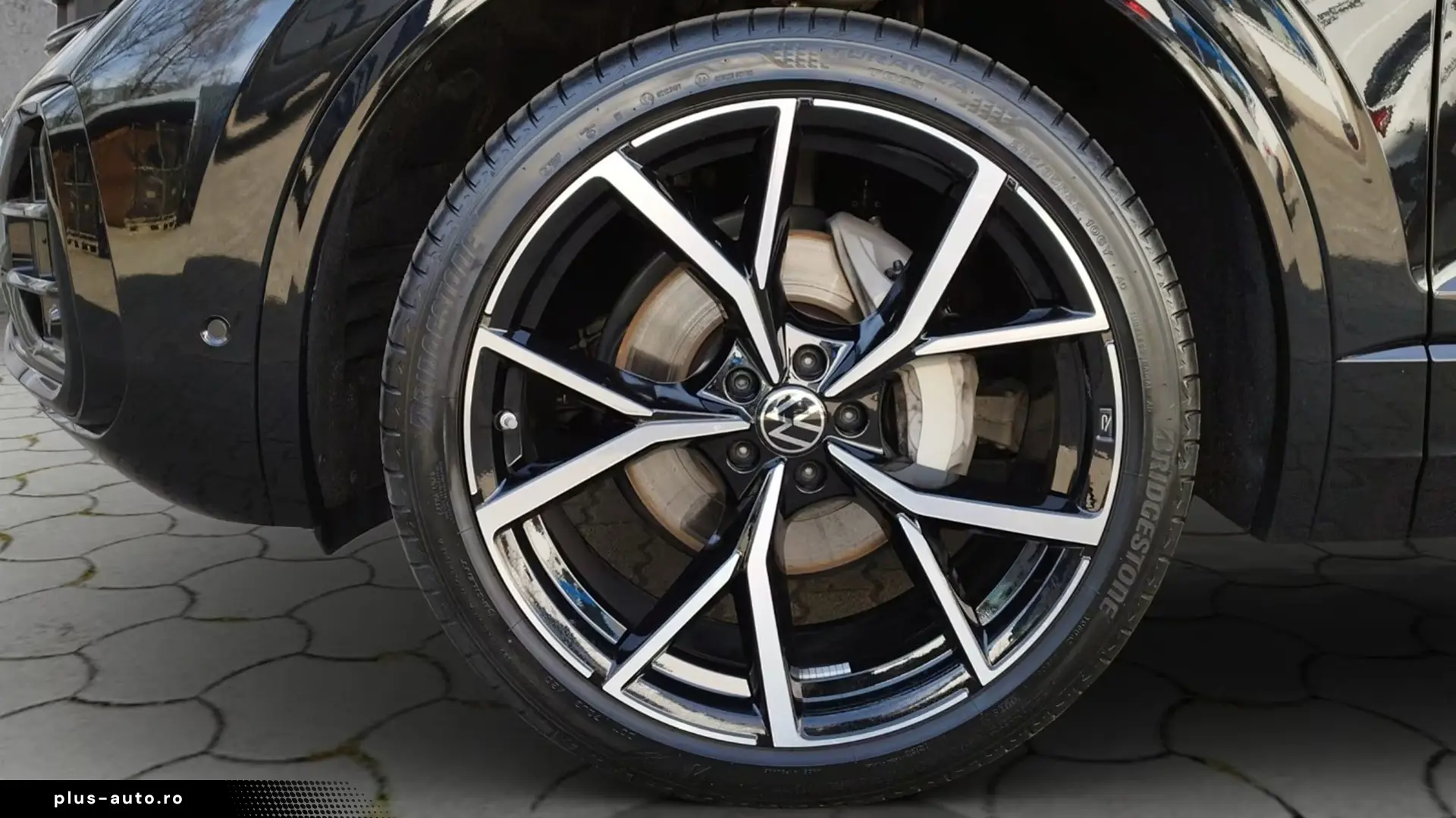 Volkswagen Touareg 3.0 TDI 4M R-LINE   Finanțare Leasing