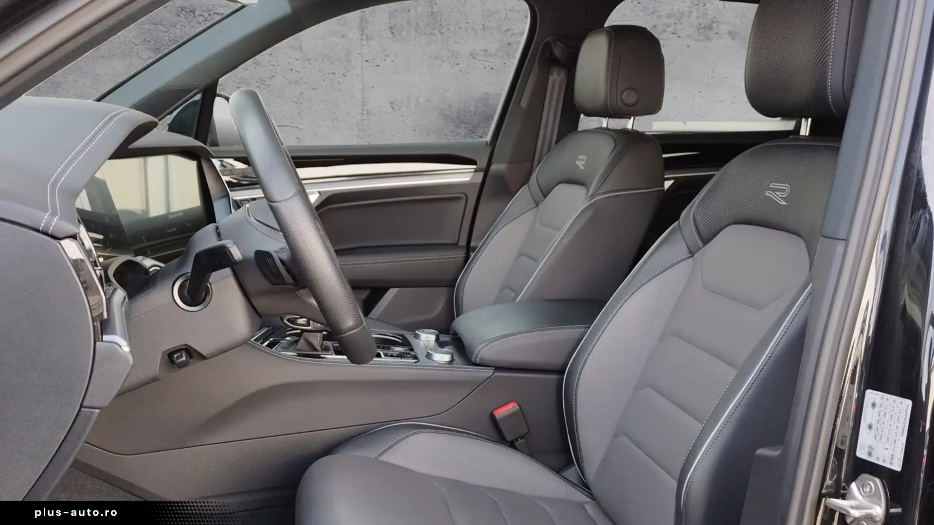 Volkswagen Touareg 3.0 TDI 4M R-LINE   Finanțare Leasing