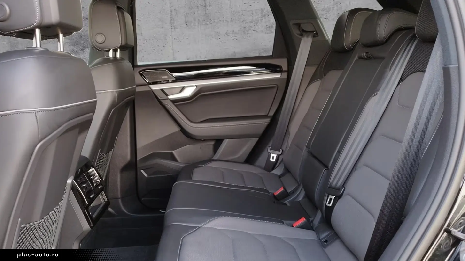 Volkswagen Touareg 3.0 TDI 4M R-LINE   Finanțare Leasing