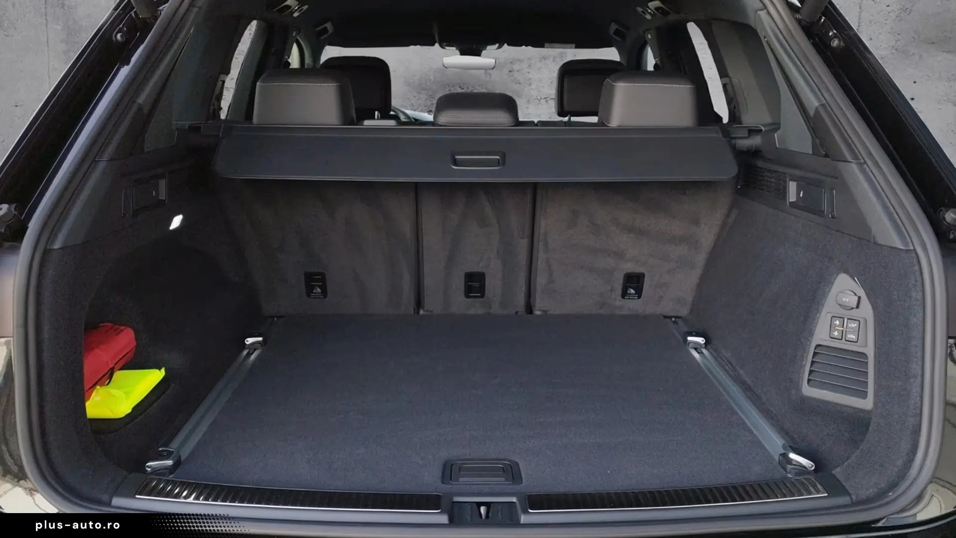 Volkswagen Touareg 3.0 TDI 4M R-LINE   Finanțare Leasing