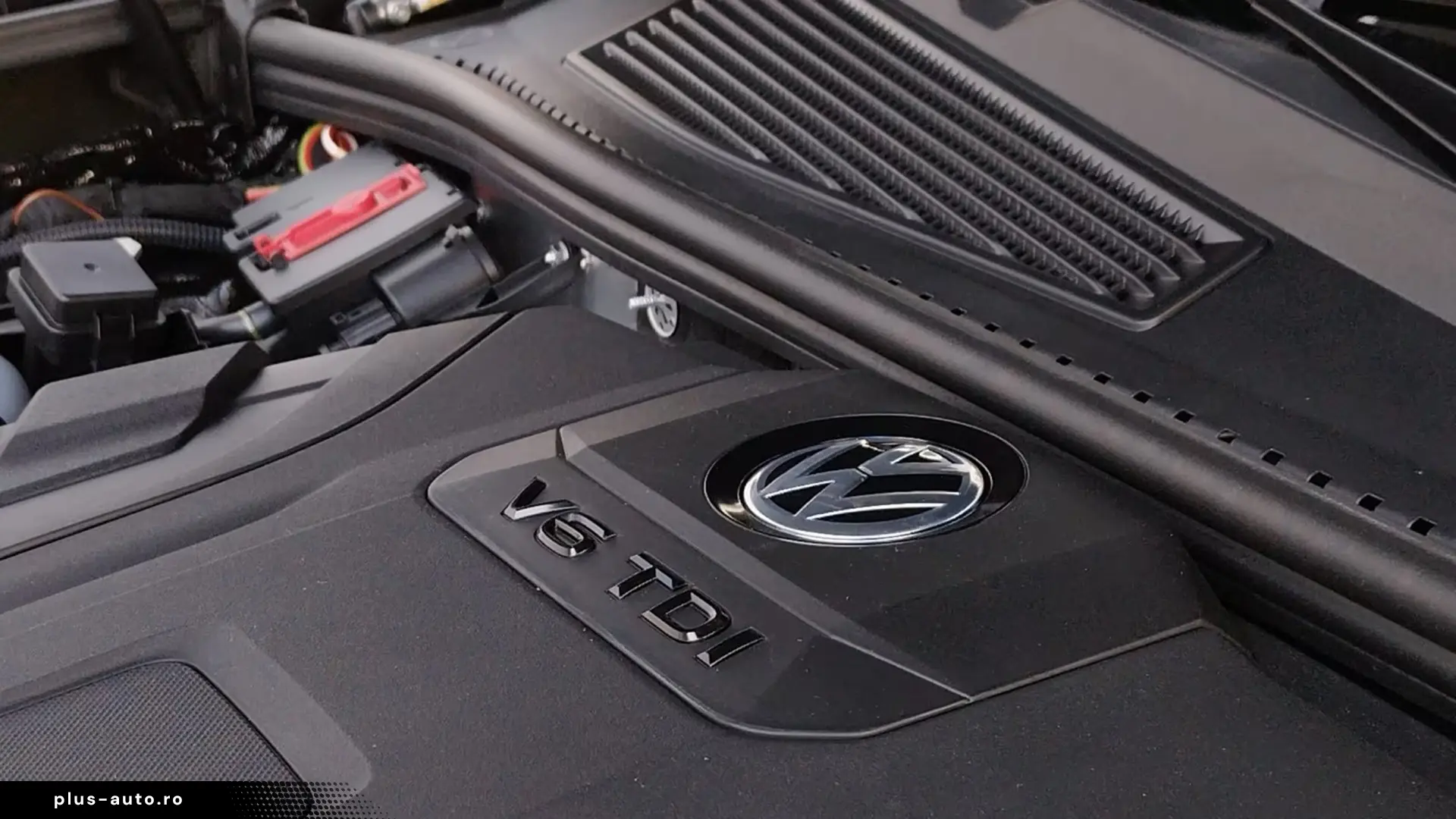 Volkswagen Touareg 3.0 TDI 4M R-LINE   Finanțare Leasing