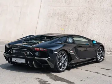 LAMBORGHINI Aventador Ultimae
