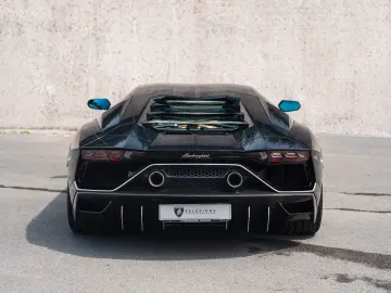 LAMBORGHINI Aventador Ultimae