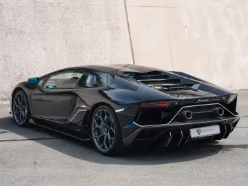 LAMBORGHINI Aventador Ultimae