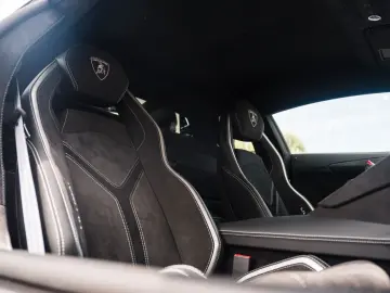 LAMBORGHINI Aventador Ultimae
