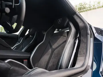 LAMBORGHINI Aventador Ultimae