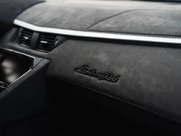 LAMBORGHINI Aventador Ultimae