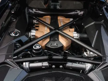 LAMBORGHINI Aventador Ultimae