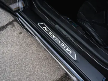 LAMBORGHINI Aventador Ultimae