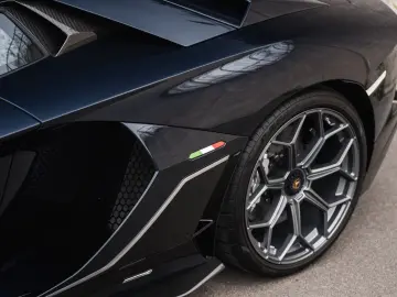 LAMBORGHINI Aventador Ultimae