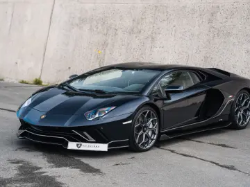 LAMBORGHINI Aventador Ultimae