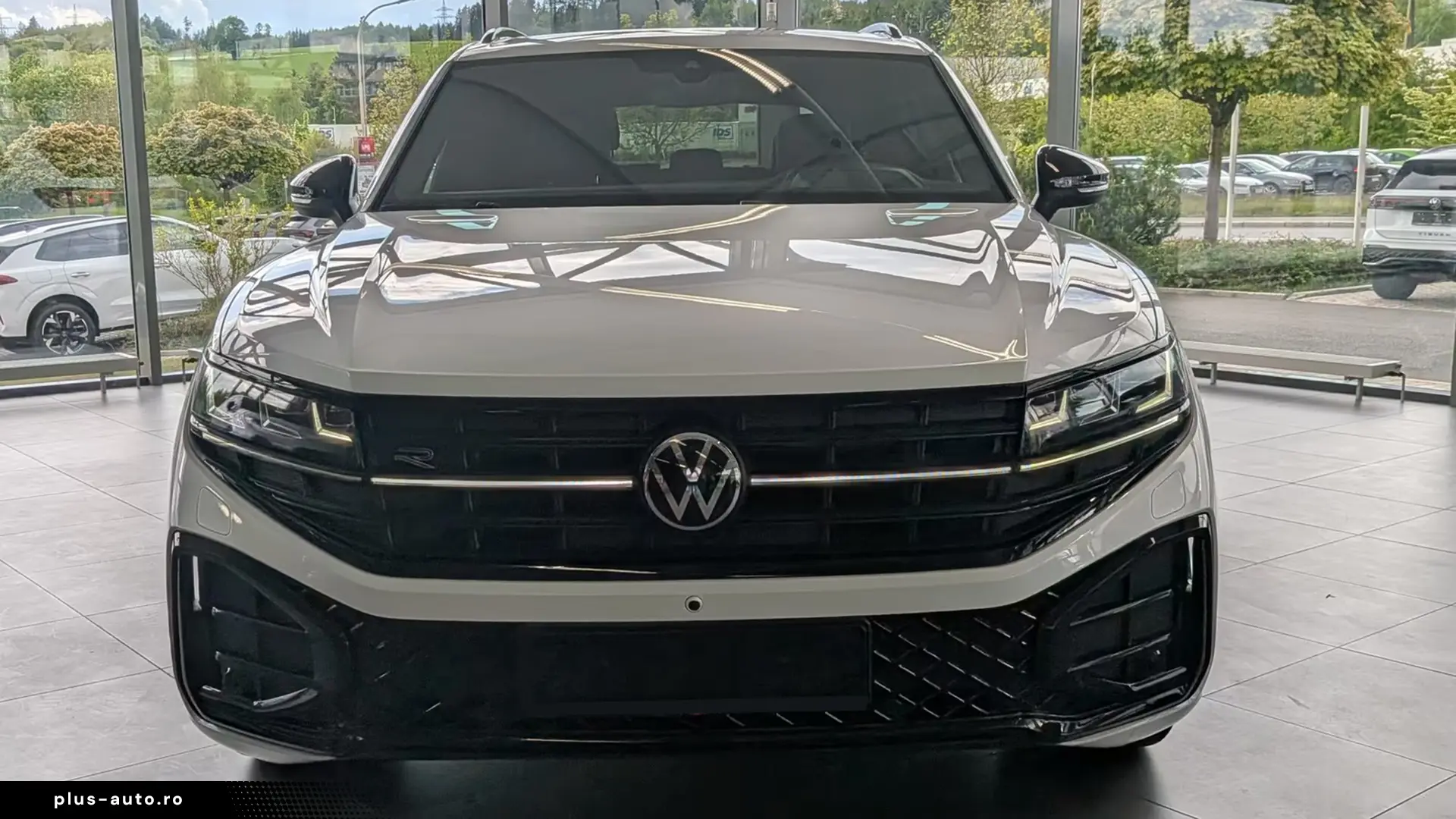 Volkswagen Touareg 3.0 TDI 4M R-Line   Finanțare Leasing