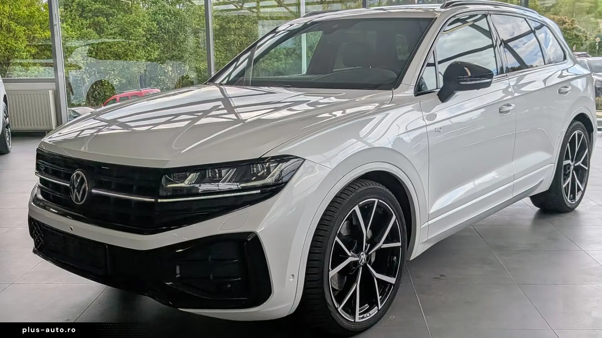 Volkswagen Touareg 3.0 TDI 4M R-Line   Finanțare Leasing