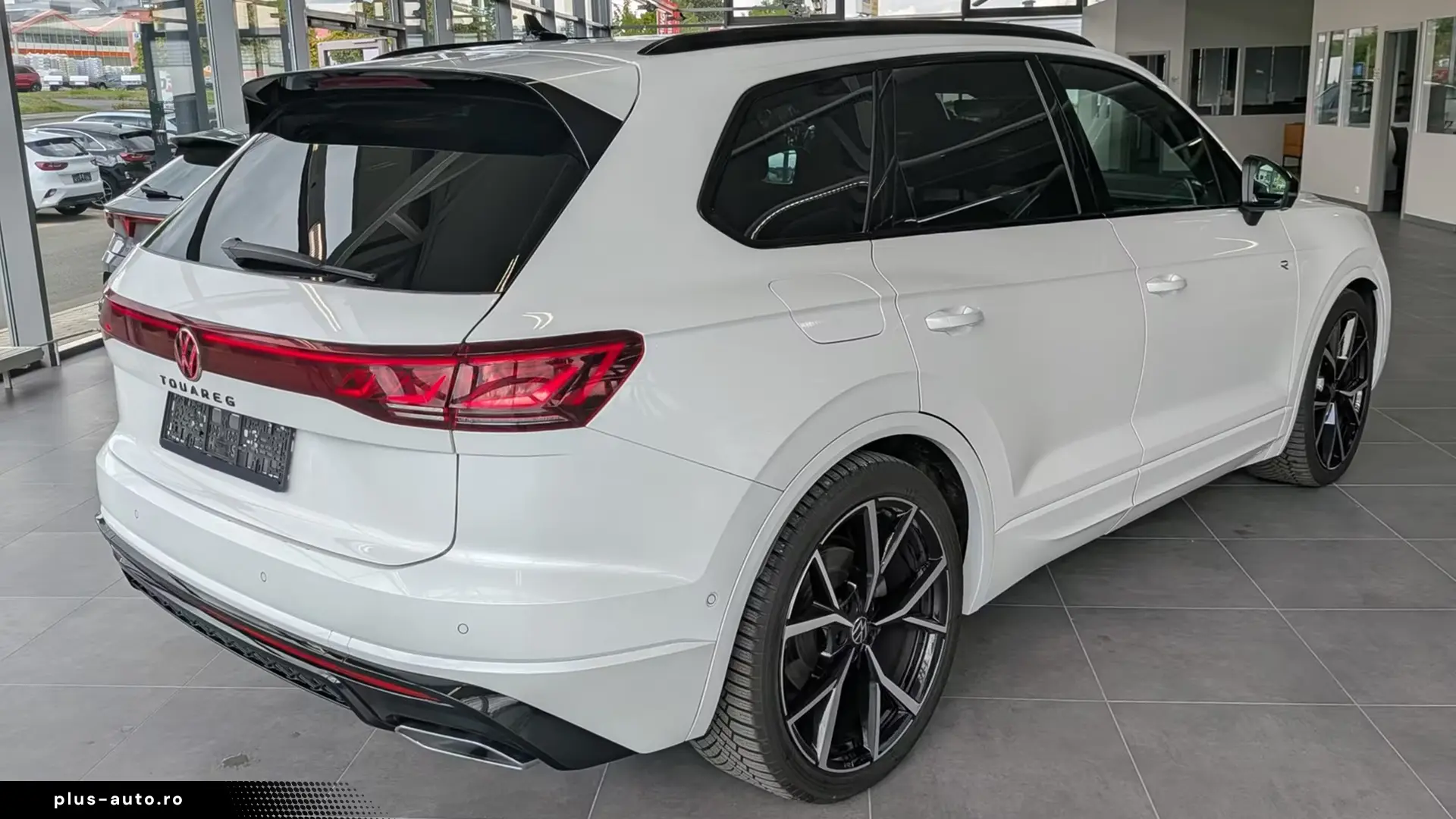 Volkswagen Touareg 3.0 TDI 4M R-Line   Finanțare Leasing