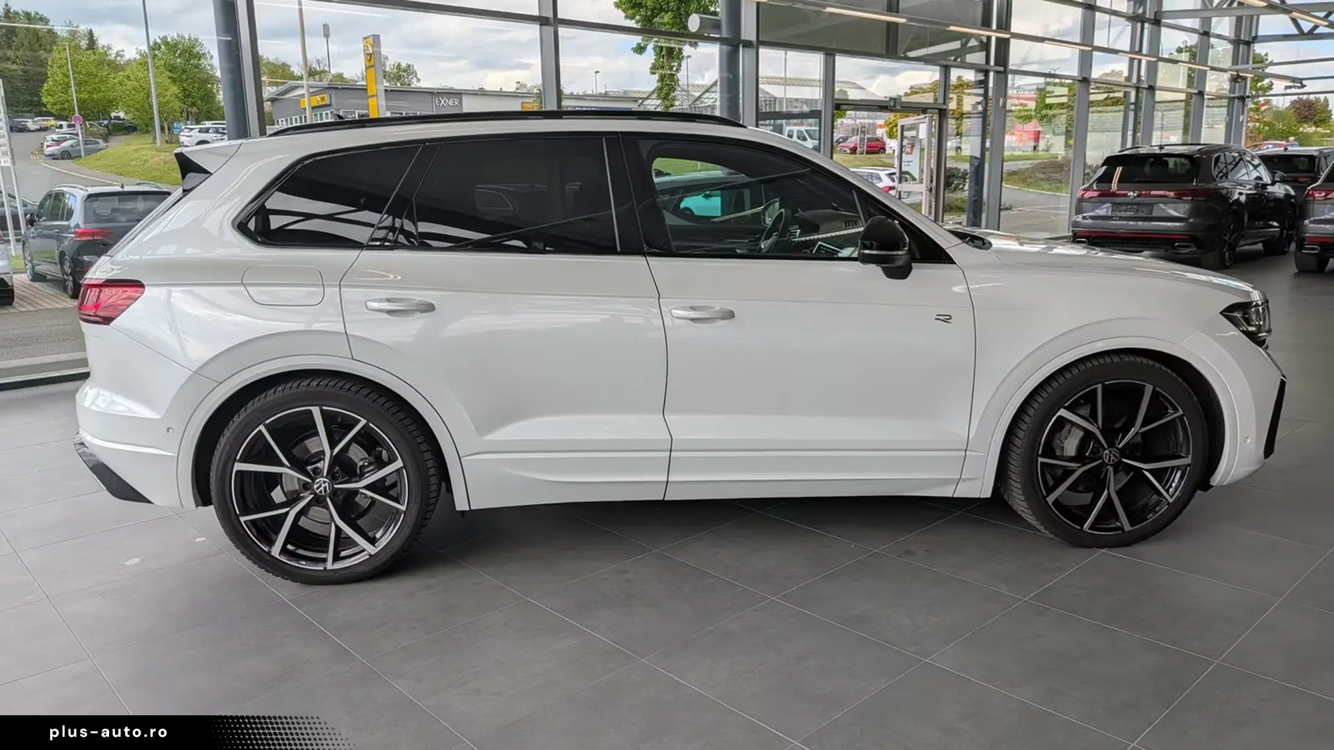 Volkswagen Touareg 3.0 TDI 4M R-Line   Finanțare Leasing