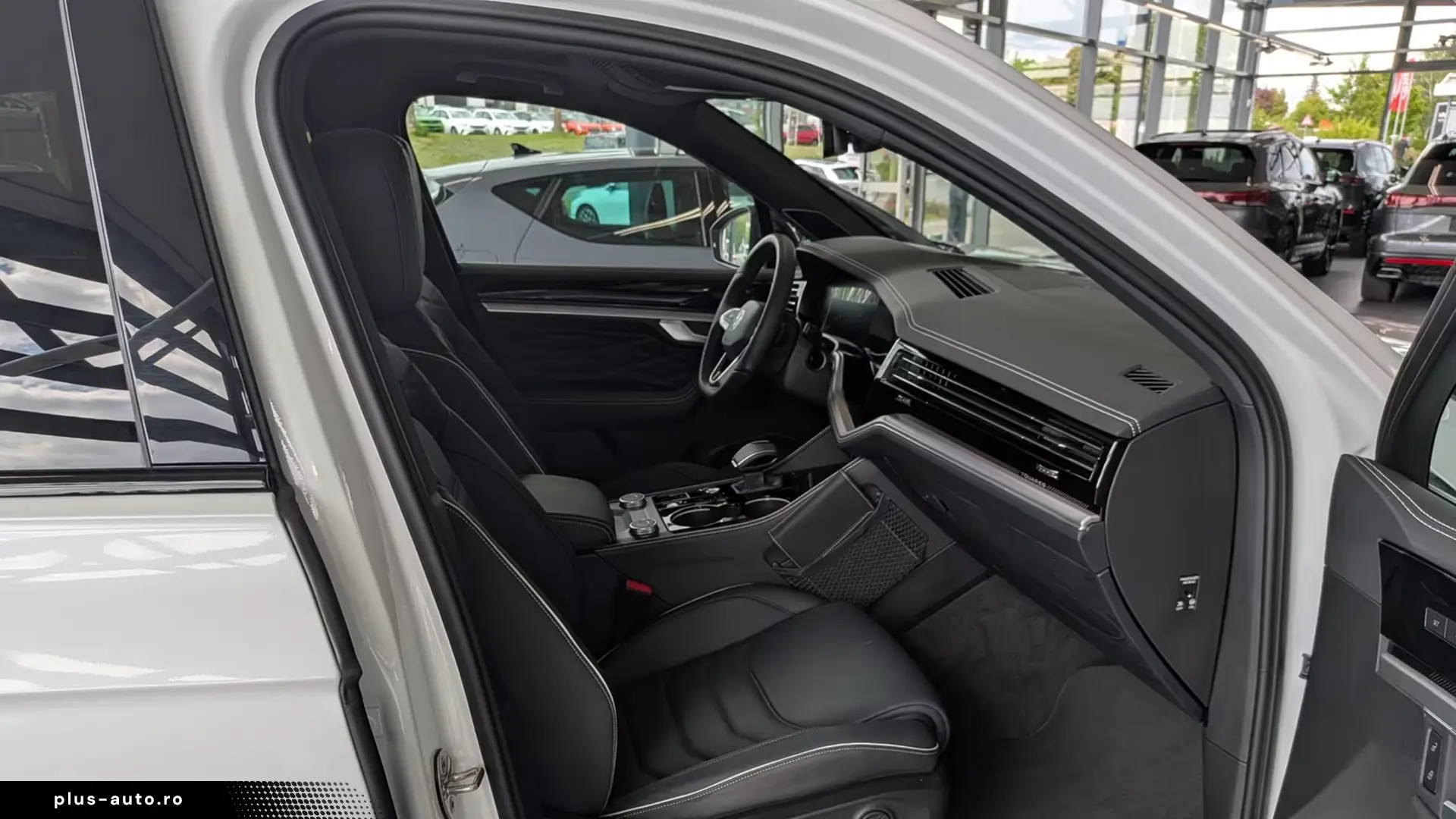 Volkswagen Touareg 3.0 TDI 4M R-Line   Finanțare Leasing