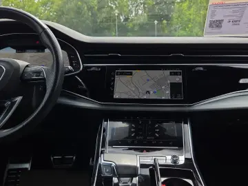 AUDI Q8 SUV 55 TFSI qu S line Navi Matrix B&O AHK Pan