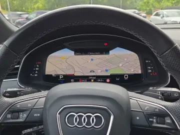 AUDI Q8 SUV 55 TFSI qu S line Navi Matrix B&O AHK Pan