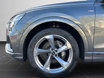 AUDI Q8 50 TDI quattro tiptronic PANO HD MAT AHK