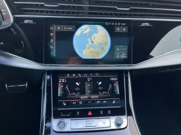 AUDI Q8 50 TDI quattro tiptronic PANO HD MAT AHK