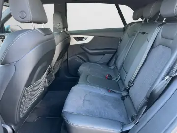 AUDI Q8 50 TDI quattro tiptronic PANO HD MAT AHK