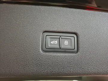 AUDI Q8 50 TDI quattro S-Line STH Matrix Pano B&O AHK