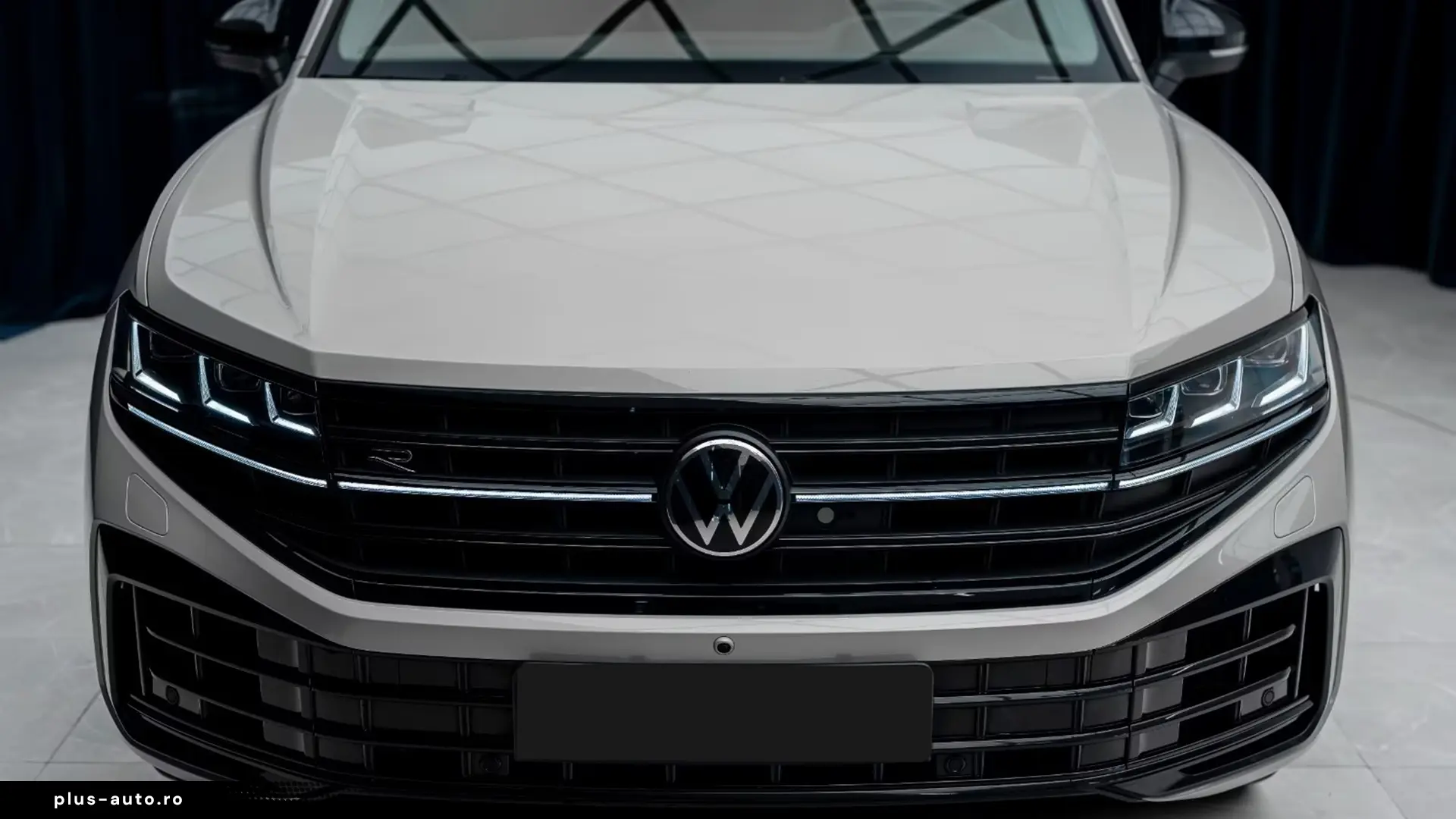 Volkswagen Touareg R 3.0 TSI eHybrid 4M   Finanțare Leasing