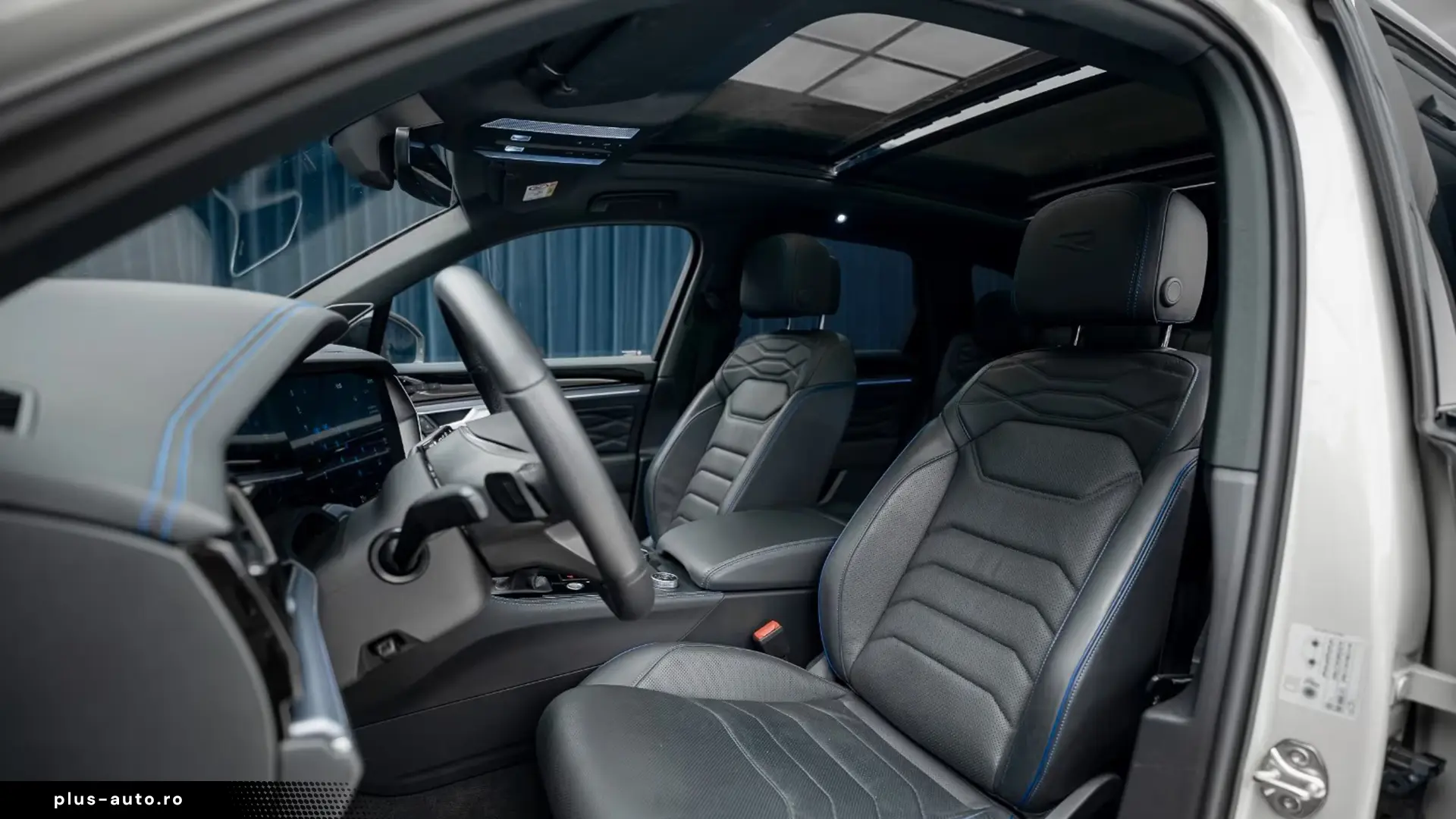 Volkswagen Touareg R 3.0 TSI eHybrid 4M   Finanțare Leasing