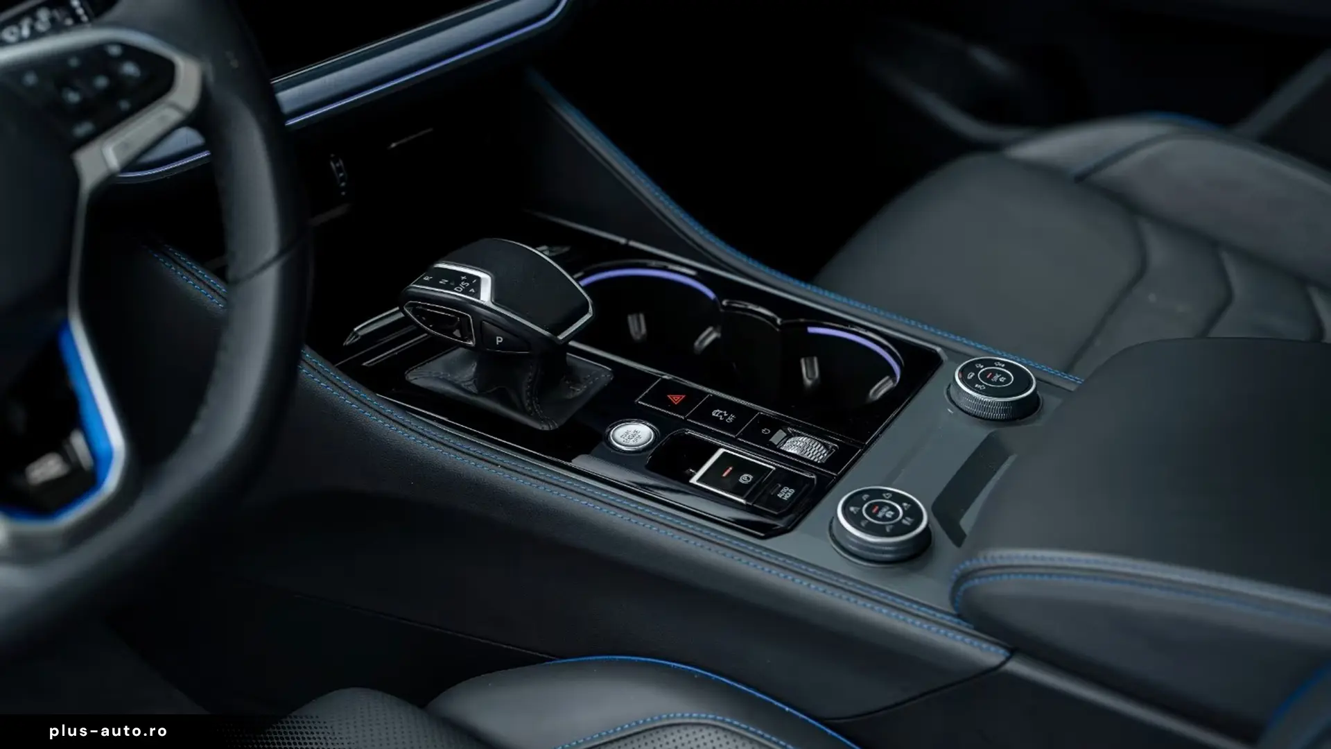 Volkswagen Touareg R 3.0 TSI eHybrid 4M   Finanțare Leasing