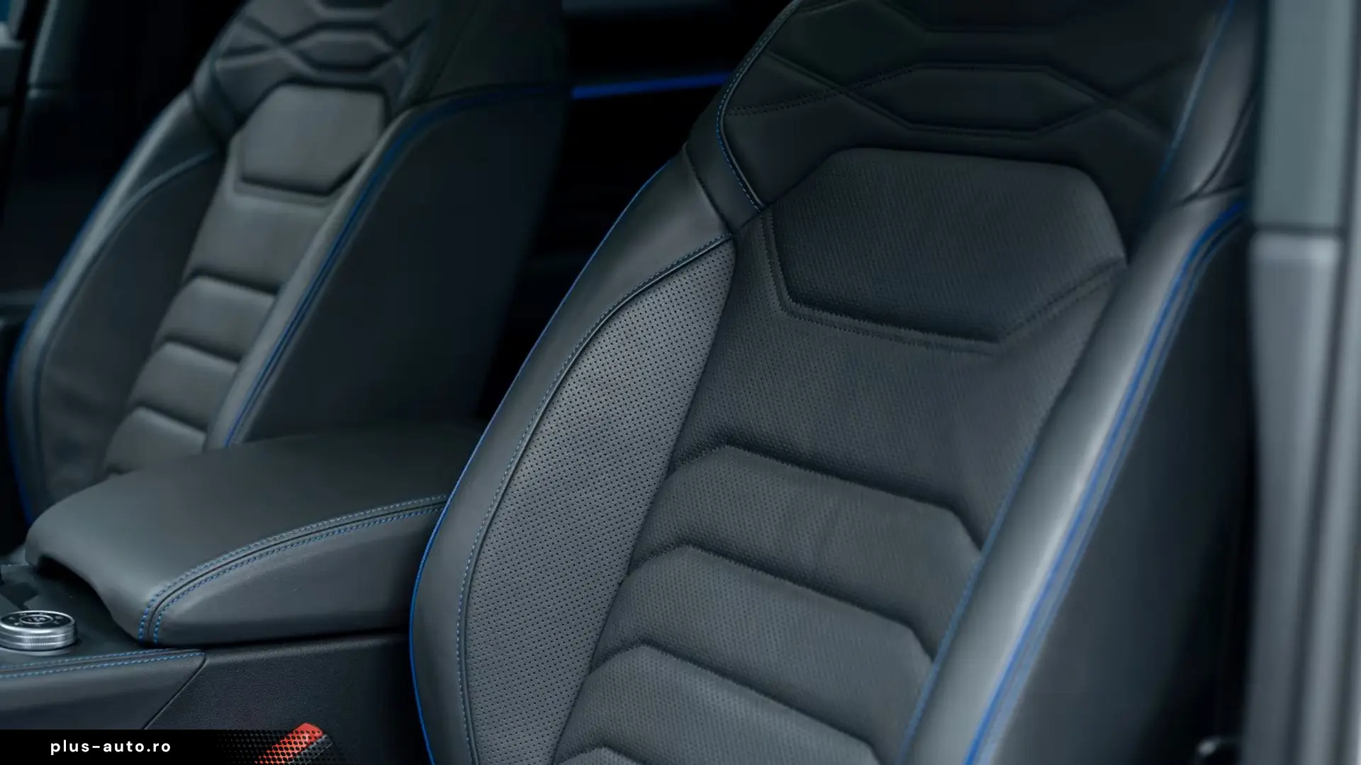 Volkswagen Touareg R 3.0 TSI eHybrid 4M   Finanțare Leasing