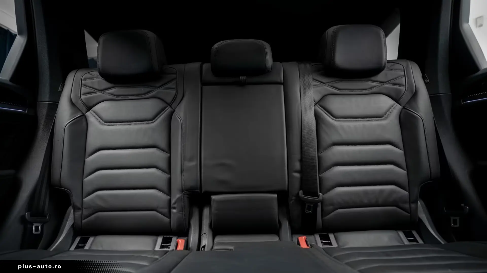 Volkswagen Touareg R 3.0 TSI eHybrid 4M   Finanțare Leasing