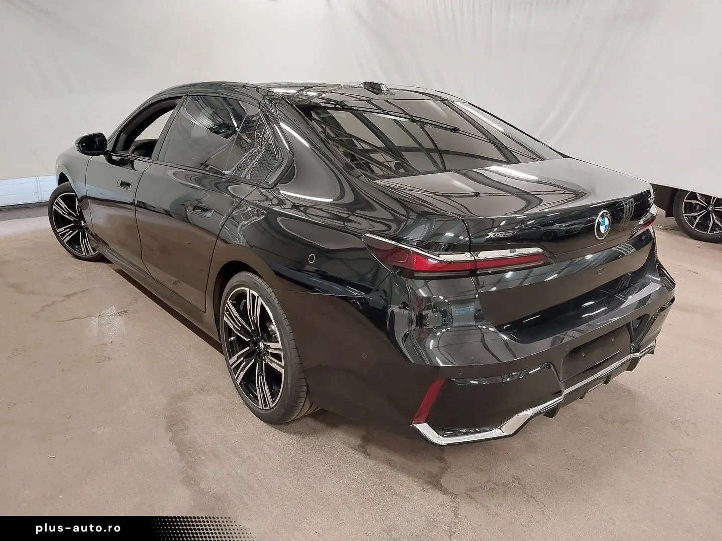 BMW 740d xDrive M SPORT PANO SKY LM21 AHK STANDHZ IC