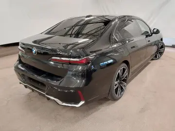BMW 740d xDrive M SPORT PANO SKY LM21 AHK STANDHZ IC