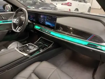 BMW 740d xDrive M SPORT PANO SKY LM21 AHK STANDHZ IC