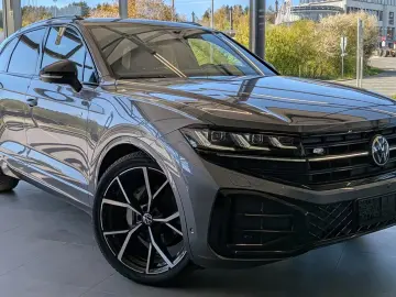 Volkswagen Touareg 3.0TDI 4M R-Line   Finanțare Leasing