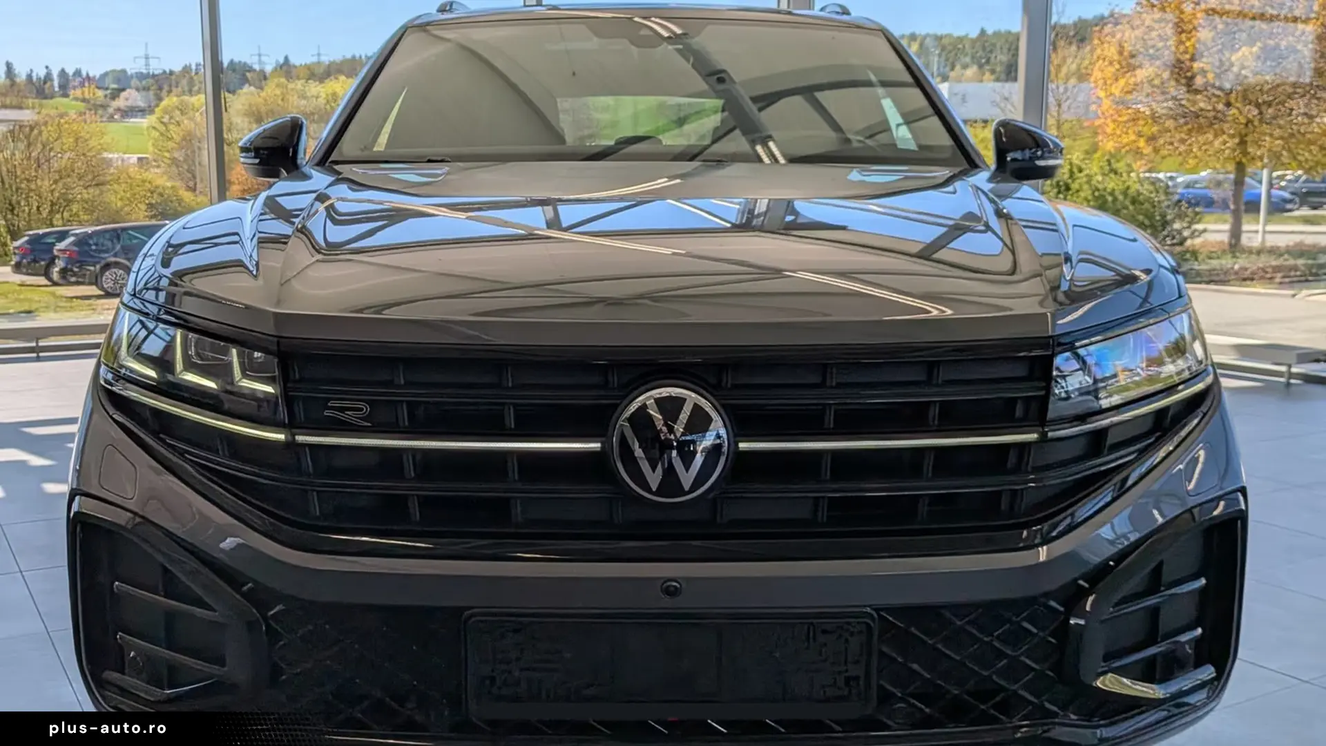 Volkswagen Touareg 3.0TDI 4M R-Line   Finanțare Leasing