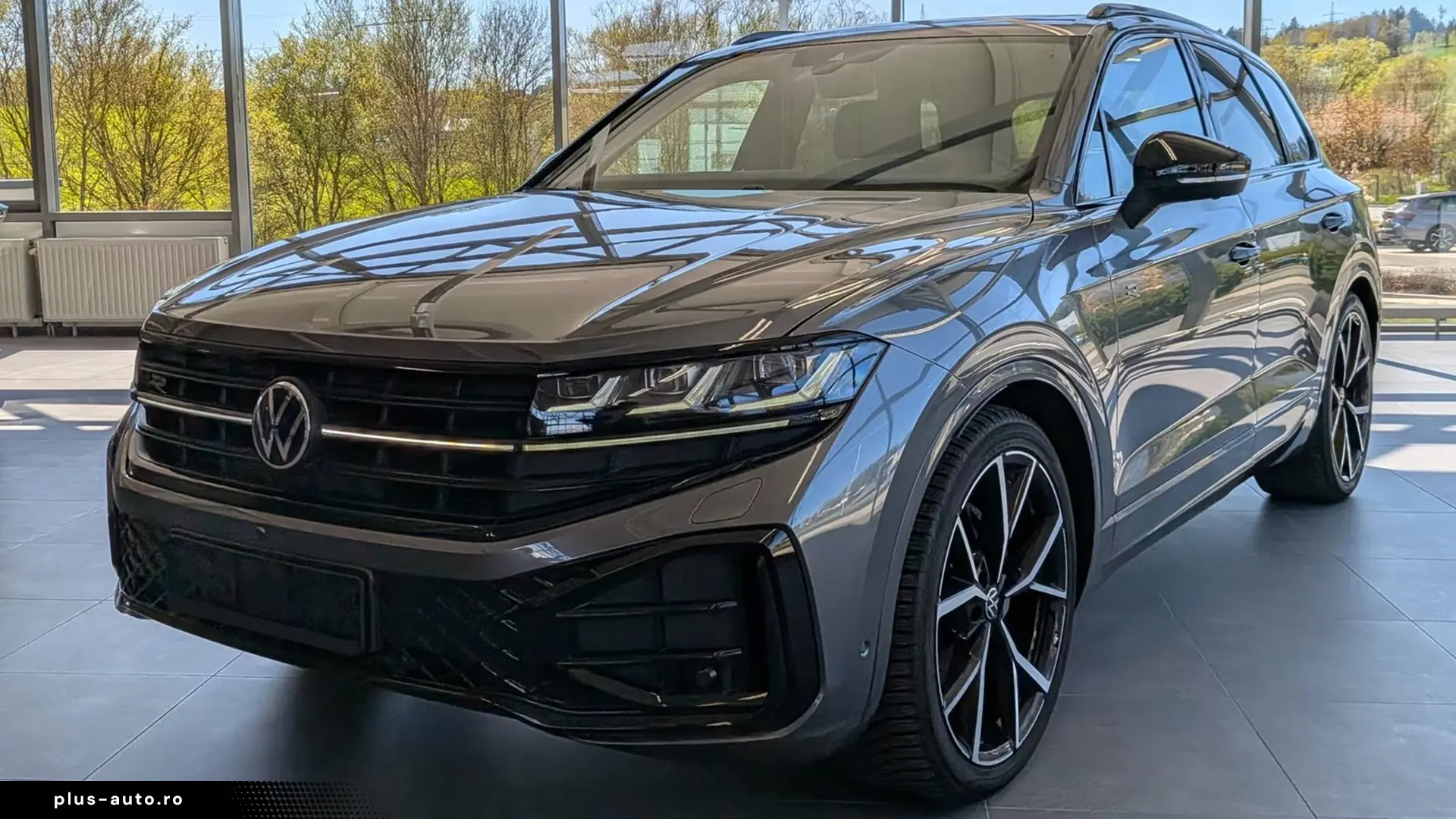 Volkswagen Touareg 3.0TDI 4M R-Line   Finanțare Leasing